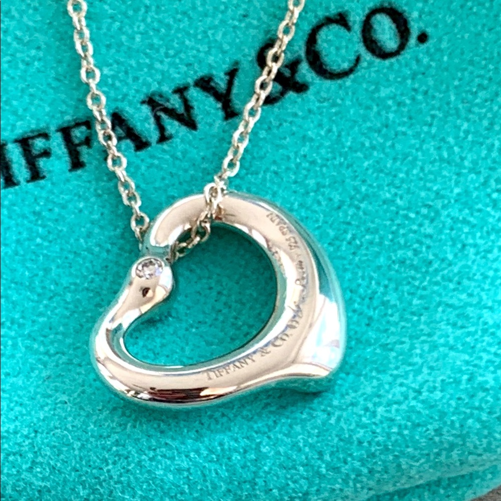 ♥️ 💎💎♥️ Vintage Tiffany & Co. Silver 2 point Diamond Heart Necklace ♥️💎💎♥️